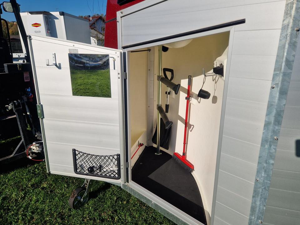 Böckmann Pferdeanhänger Champion R, SaKa., 100 km/h - Zirgu piekabe: foto 4 Böckmann Pferdeanhänger Champion R, SaKa., 100 km/h - Zirgu piekabe: foto 4