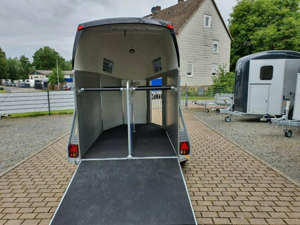 Böckmann Pferdeanhänger, Viehanhänger, Hinterklappe-Flügeltür - Zirgu piekabe: foto 5 Böckmann Pferdeanhänger, Viehanhänger, Hinterklappe-Flügeltür - Zirgu piekabe: foto 5