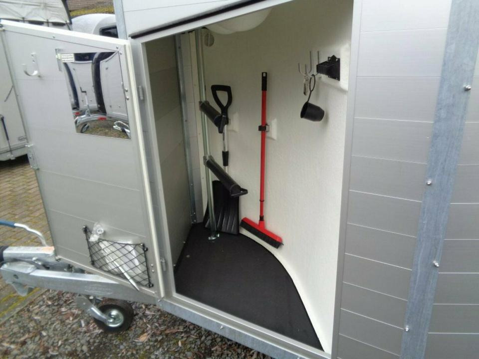 Böckmann Pferdeanhänger zu VERMIETEN Leihanhänger ab 55€/Tag - Zirgu piekabe: foto 2 Böckmann Pferdeanhänger zu VERMIETEN Leihanhänger ab 55€/Tag - Zirgu piekabe: foto 2
