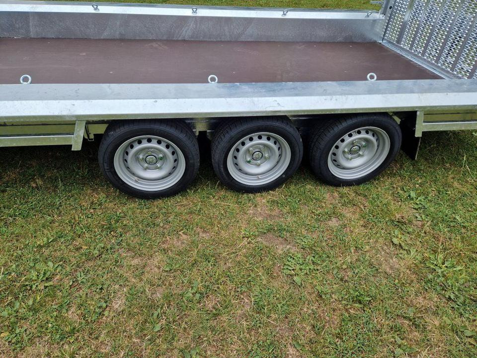 Maschinentransporter 3,5t, PKW-Anhänger 4,8 x 1,8m Mieten Leihen - Celtniecības tehnikas piekabe: foto 4 Maschinentransporter 3,5t, PKW-Anhänger 4,8 x 1,8m Mieten Leihen - Celtniecības tehnikas piekabe: foto 4