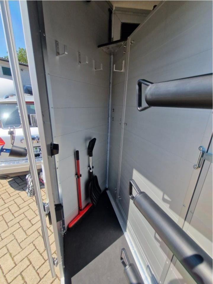 Pferdeanhänger Böckmann Traveller G3 - Zirgu piekabe: foto 4 Pferdeanhänger Böckmann Traveller G3 - Zirgu piekabe: foto 4
