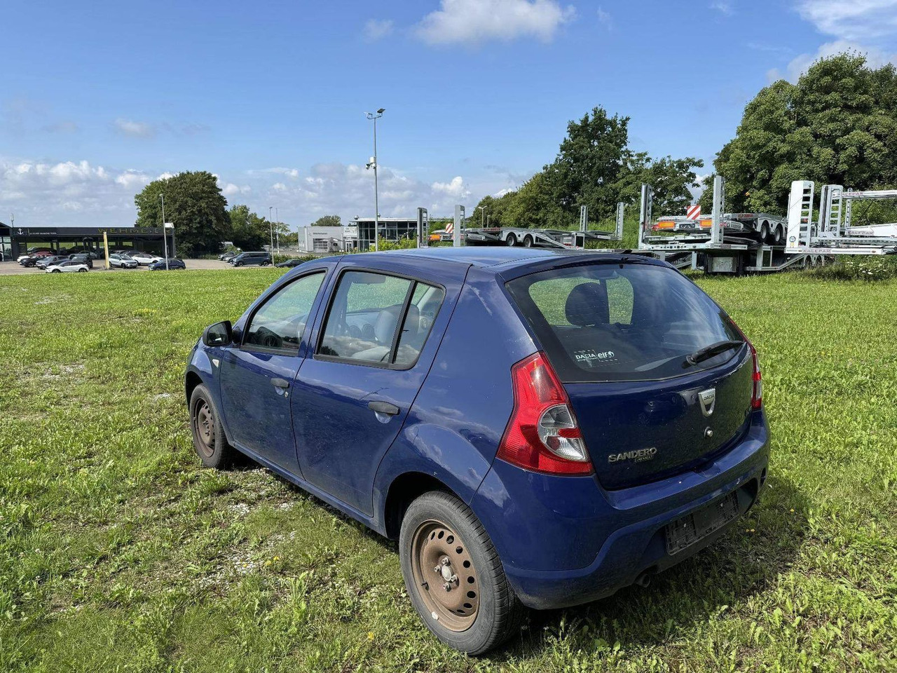 Dacia Sandero 1.4 +ZAHNRIEMEN GERISSEN+ - Vieglā automašīna: foto 3 Dacia Sandero 1.4 +ZAHNRIEMEN GERISSEN+ - Vieglā automašīna: foto 3