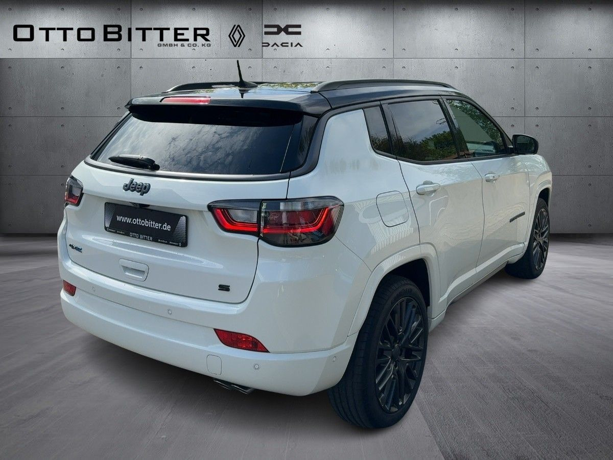 Jeep Compass 1.3 Plug-In Hybrid S ALLRAD LEDER - SUV: foto 4 Jeep Compass 1.3 Plug-In Hybrid S ALLRAD LEDER - SUV: foto 4