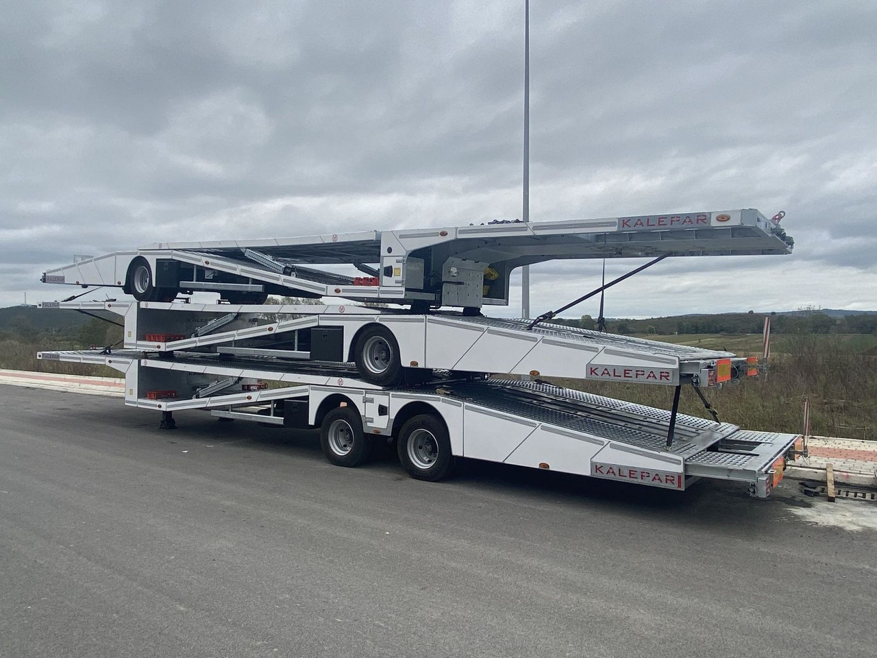 KALEPAR KLP119V4 4er-Autotransporter 1xAchse VDI - Puspiekabe autovedējs: foto 3 KALEPAR KLP119V4 4er-Autotransporter 1xAchse VDI - Puspiekabe autovedējs: foto 3
