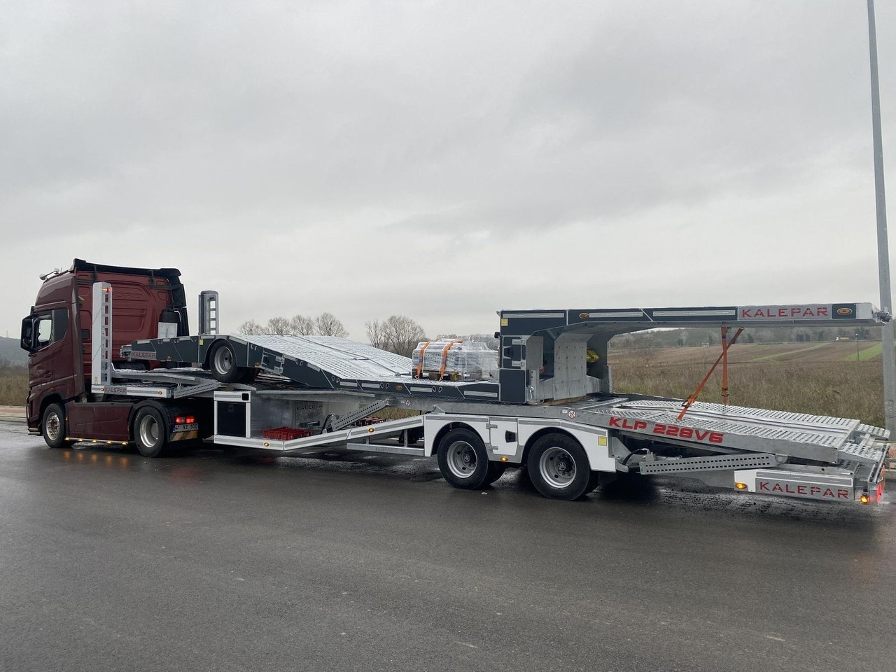 KALEPAR KLP228V6 6er-Autotransporter VDI2700 - Puspiekabe autovedējs: foto 2 KALEPAR KLP228V6 6er-Autotransporter VDI2700 - Puspiekabe autovedējs: foto 2