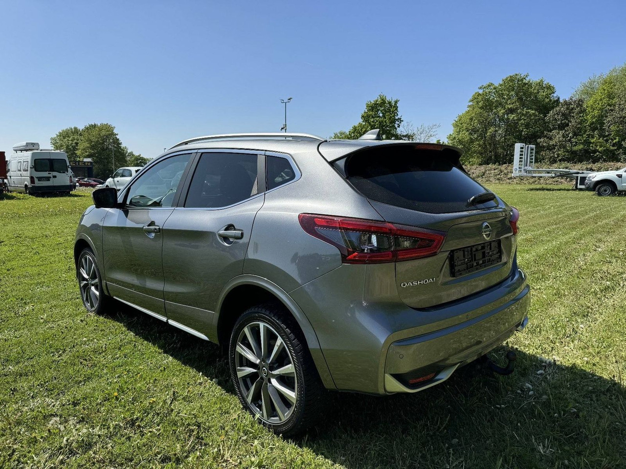 Nissan Qashqai 1.7 dCi N-Connecta 4x4 ALLRAD AUTOMATIK - SUV: foto 3 Nissan Qashqai 1.7 dCi N-Connecta 4x4 ALLRAD AUTOMATIK - SUV: foto 3