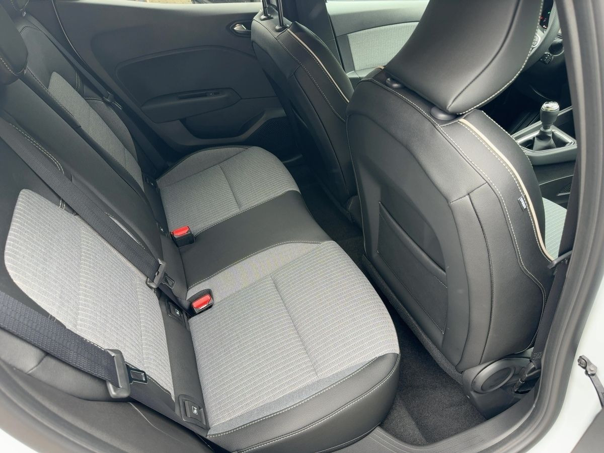 Sedans Renault Clio Techno TCe90 PAKET-NAVI+WINTER (SITZH/NAVI): foto 12
