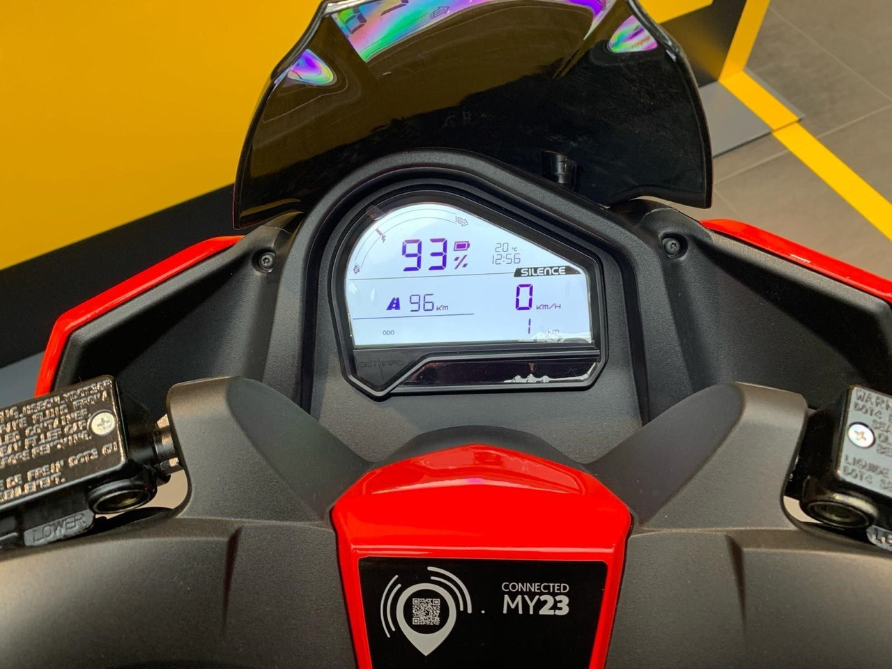 Silence S01 L1e Connected 45km/h (5,6 kWh) ELEKTROROLLER - Motocikls: foto 5 Silence S01 L1e Connected 45km/h (5,6 kWh) ELEKTROROLLER - Motocikls: foto 5