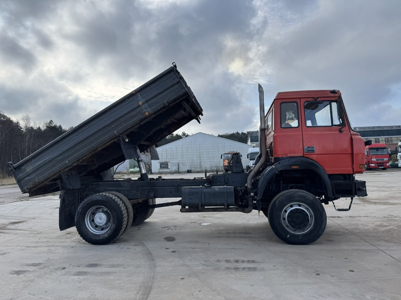 Iveco Magirus 180-23 (GRAND PONT / 4X4 / LAMES / POMPE MANUELLE) - Kravas automašīna pašizgāzējs: foto 4 Iveco Magirus 180-23 (GRAND PONT / 4X4 / LAMES / POMPE MANUELLE) - Kravas automašīna pašizgāzējs: foto 4