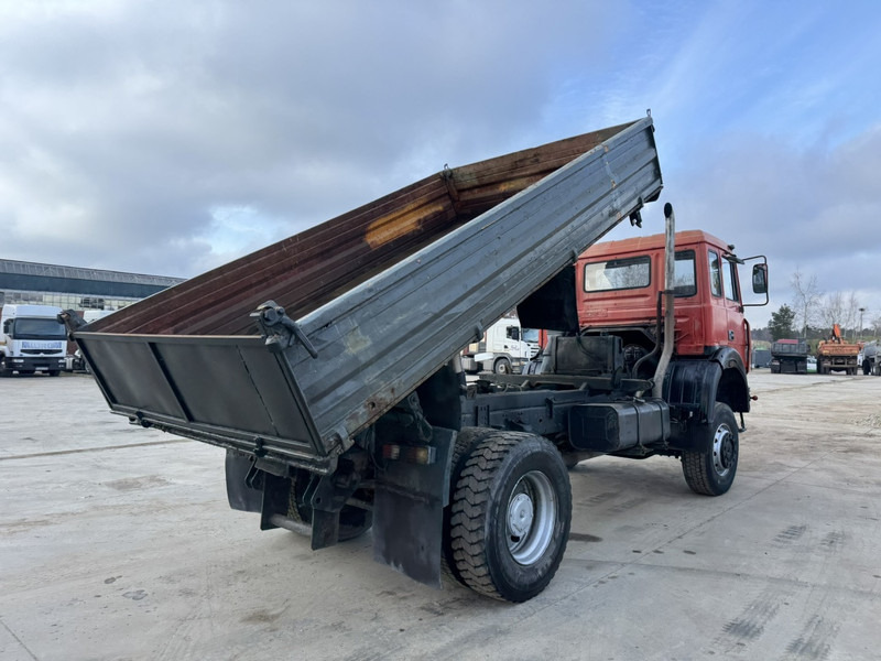 Iveco Magirus 180-23 (GRAND PONT / 4X4 / LAMES / POMPE MANUELLE) - Kravas automašīna pašizgāzējs: foto 5 Iveco Magirus 180-23 (GRAND PONT / 4X4 / LAMES / POMPE MANUELLE) - Kravas automašīna pašizgāzējs: foto 5