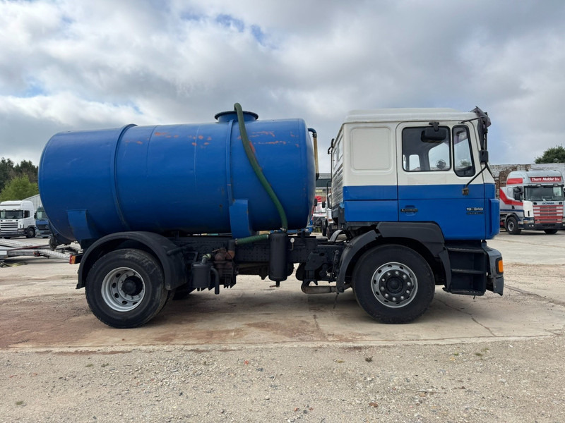 MAN 19.343 (12.000L / MANUAL GEARBOX / EURO 2 / PERFECT) - Asenizācijas mašīna: foto 4 MAN 19.343 (12.000L / MANUAL GEARBOX / EURO 2 / PERFECT) - Asenizācijas mašīna: foto 4
