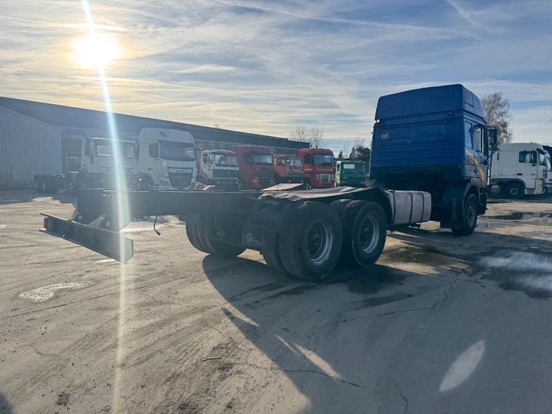 MAN 26.410 (BIG AXLE / 10 TIRES / 6X4 / 6 CYLINDER / MANUAL GEARBOX) - Šasija kravas automašīna: foto 5 MAN 26.410 (BIG AXLE / 10 TIRES / 6X4 / 6 CYLINDER / MANUAL GEARBOX) - Šasija kravas automašīna: foto 5