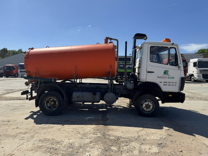 Mercedes-Benz SK 914 (8000 L / STEEL SUSPENSION & MANUAL PUMP / SUSPENSION LAMES & POMPE MANUELLE) - Asenizācijas mašīna: foto 4 Mercedes-Benz SK 914 (8000 L / STEEL SUSPENSION & MANUAL PUMP / SUSPENSION LAMES & POMPE MANUELLE) - Asenizācijas mašīna: foto 4