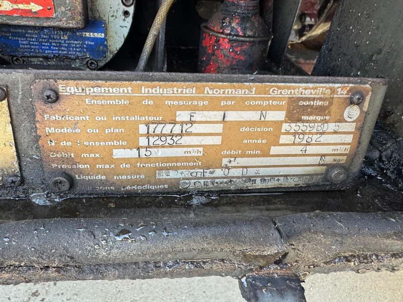 Autocisterna Renault S 150 SUSPENSION LAMES / 7000 L / POMPE & BOITE MANUELLE / CAMION FRANCAIS!!!): foto 15 Autocisterna Renault S 150 SUSPENSION LAMES / 7000 L / POMPE & BOITE MANUELLE / CAMION FRANCAIS!!!): foto 15