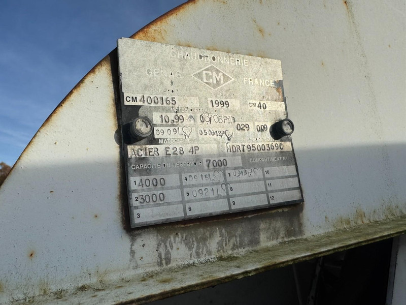 Autocisterna Renault S 150 SUSPENSION LAMES / 7000 L / POMPE & BOITE MANUELLE / CAMION FRANCAIS!!!): foto 16 Autocisterna Renault S 150 SUSPENSION LAMES / 7000 L / POMPE & BOITE MANUELLE / CAMION FRANCAIS!!!): foto 16