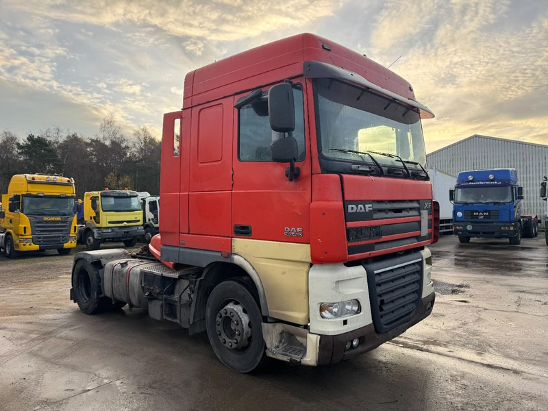 DAF 105 XF 460 Space Cab (GOOD CONDITION / BON ETAT) - Vilcējs: foto 3 DAF 105 XF 460 Space Cab (GOOD CONDITION / BON ETAT) - Vilcējs: foto 3