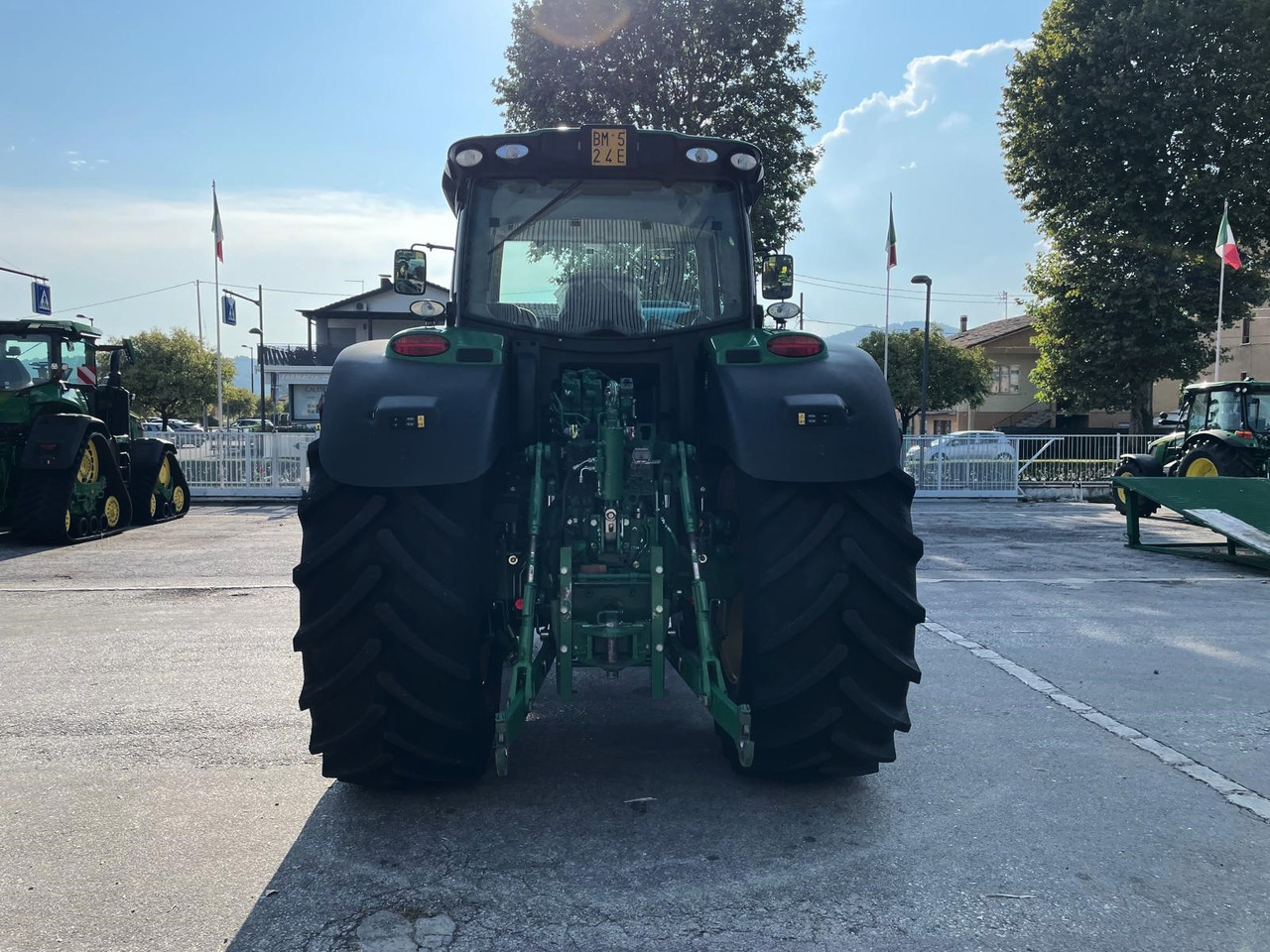 JOHN DEERE 6175 R - Traktors: foto 3 JOHN DEERE 6175 R - Traktors: foto 3