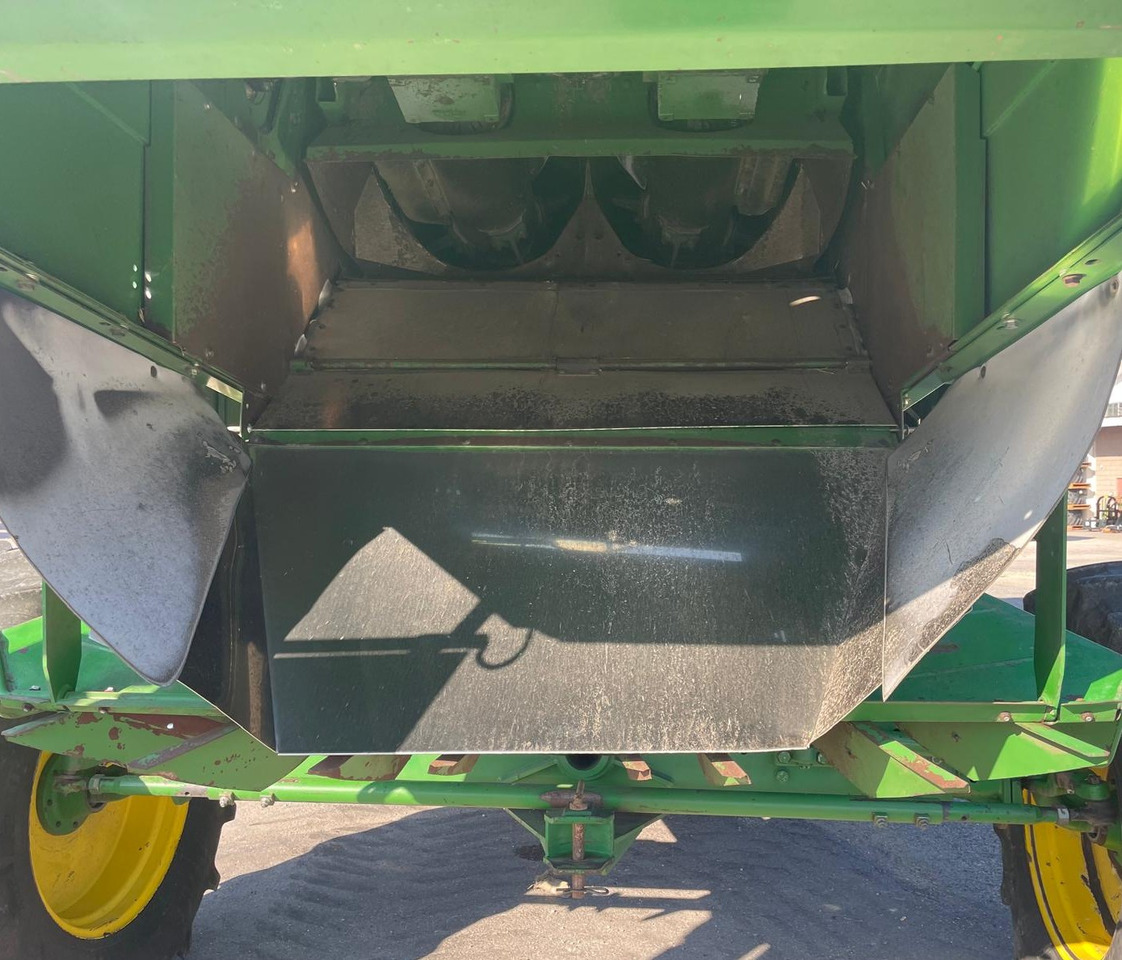 JOHN DEERE MIETITREBBIA CTS - Labības kombains: foto 4 JOHN DEERE MIETITREBBIA CTS - Labības kombains: foto 4