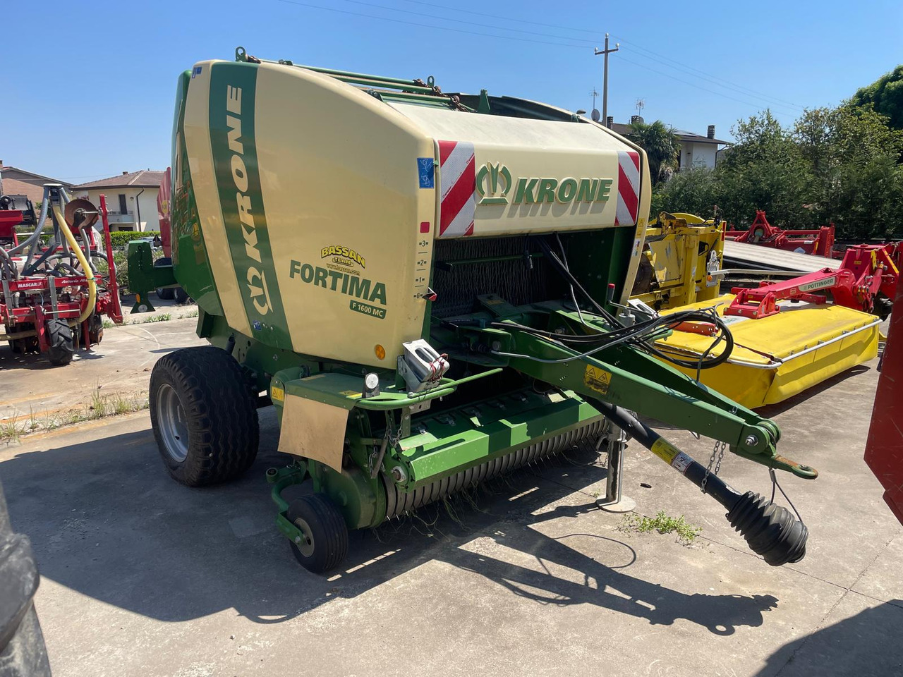 KRONE ROTOPRESSA FORTIMA F 1600 MC - Rituļu prese: foto 2 KRONE ROTOPRESSA FORTIMA F 1600 MC - Rituļu prese: foto 2