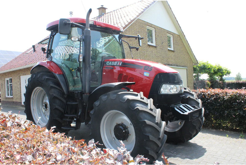 Case IH Maxxum 125 - Traktors: foto 1 Case IH Maxxum 125 - Traktors: foto 1