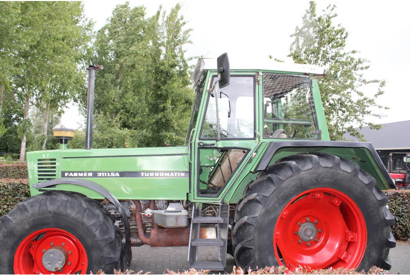 Fendt 311 LSA - Traktors: foto 5 Fendt 311 LSA - Traktors: foto 5