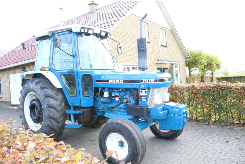 Ford 7810 - Traktors: foto 1 Ford 7810 - Traktors: foto 1