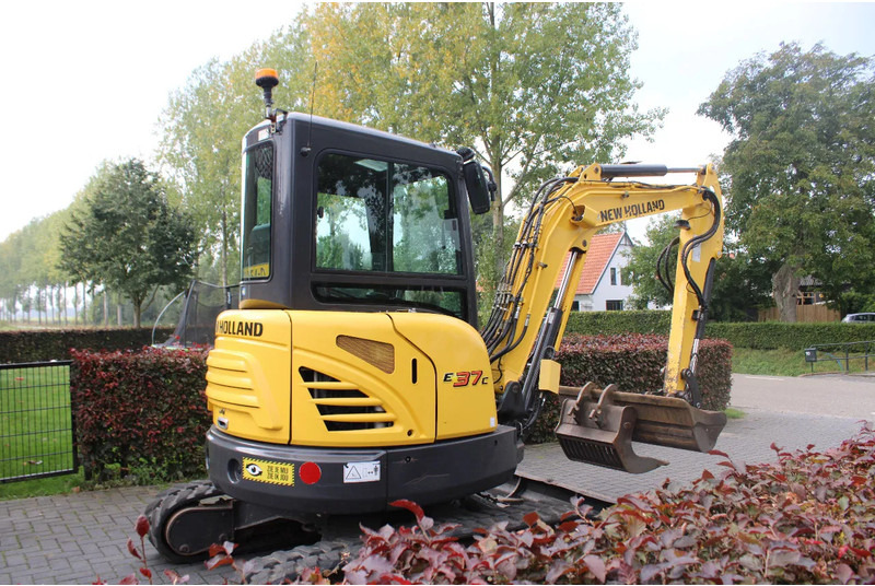 New Holland E37C - Mini celtnis: foto 3 New Holland E37C - Mini celtnis: foto 3