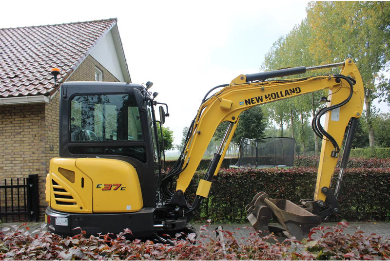 New Holland E37C - Mini celtnis: foto 2 New Holland E37C - Mini celtnis: foto 2