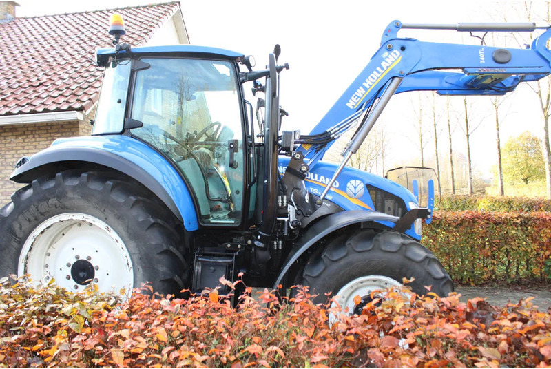 New Holland T5.105 Met voorlader - Traktors: foto 2 New Holland T5.105 Met voorlader - Traktors: foto 2