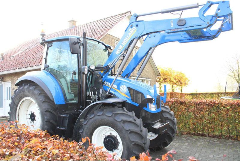 New Holland T5.105 Met voorlader - Traktors: foto 1 New Holland T5.105 Met voorlader - Traktors: foto 1