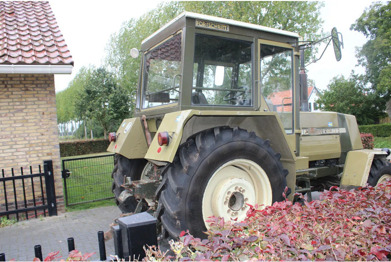 Onbekend Fordschritt ZT 323 A - Traktors: foto 3 Onbekend Fordschritt ZT 323 A - Traktors: foto 3