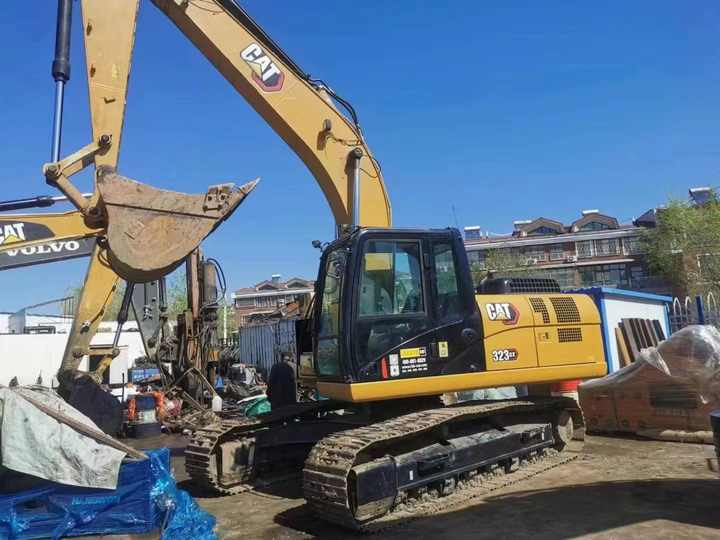 100% Original Caterpillar 323GX Large Excavator for Sale Made in Japan Used Cat 323gx for Sale - Kāpurķēžu ekskavators: foto 2 100% Original Caterpillar 323GX Large Excavator for Sale Made in Japan Used Cat 323gx for Sale - Kāpurķēžu ekskavators: foto 2