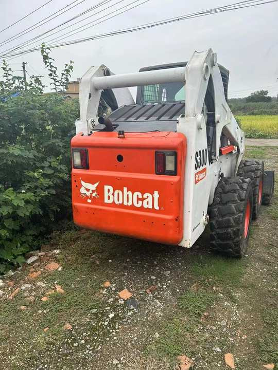 BOBCAT Brand Skid Loader S300 Used Machine Hot Sale - Riteņu iekrāvējs: foto 4 BOBCAT Brand Skid Loader S300 Used Machine Hot Sale - Riteņu iekrāvējs: foto 4