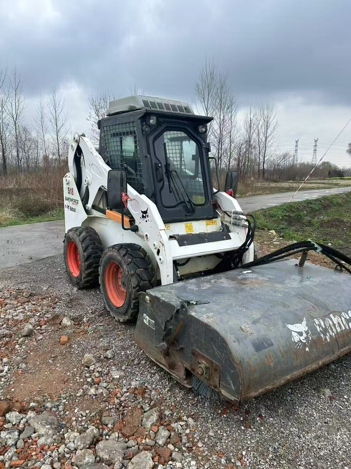 BOBCAT S18 - Kompaktiekrāvējs: foto 5 BOBCAT S18 - Kompaktiekrāvējs: foto 5