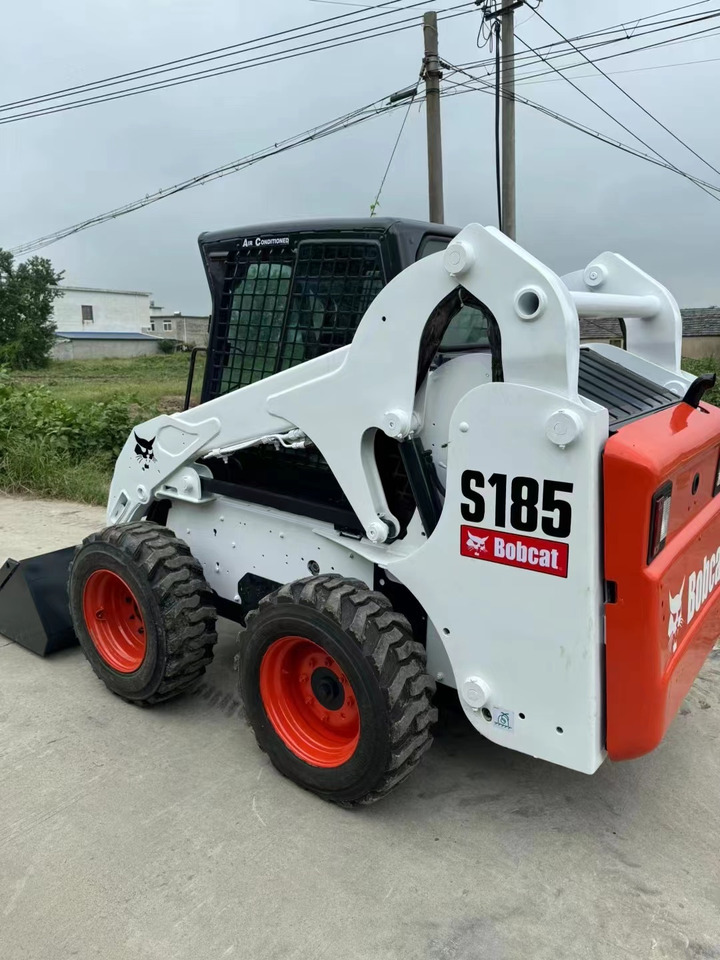 BOBCAT S185 - Kompaktiekrāvējs: foto 4 BOBCAT S185 - Kompaktiekrāvējs: foto 4