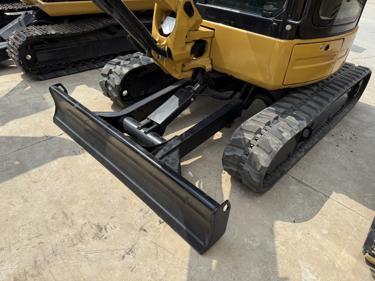 Mini-ekskavators CATERPILLAR 303.5e: foto 6
