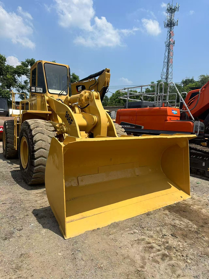 CATERPILLAR 966f - Riteņu iekrāvējs: foto 2 CATERPILLAR 966f - Riteņu iekrāvējs: foto 2