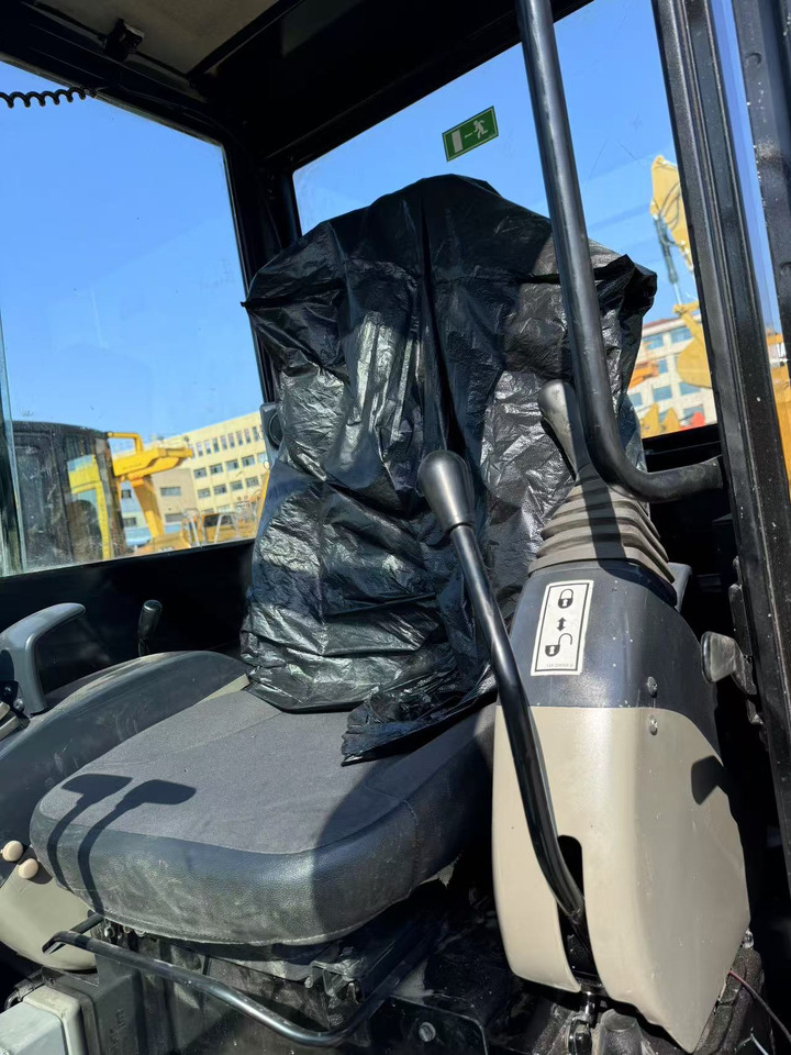 Mini-ekskavators CATERPILLAR Nearly 90% of brand new Caterpillar 305.5 3-ton mini excavators are available for sale. Caterpillar 303.5 305.5 306 307 excavators are also available for sale. [ Copy ]: foto 6