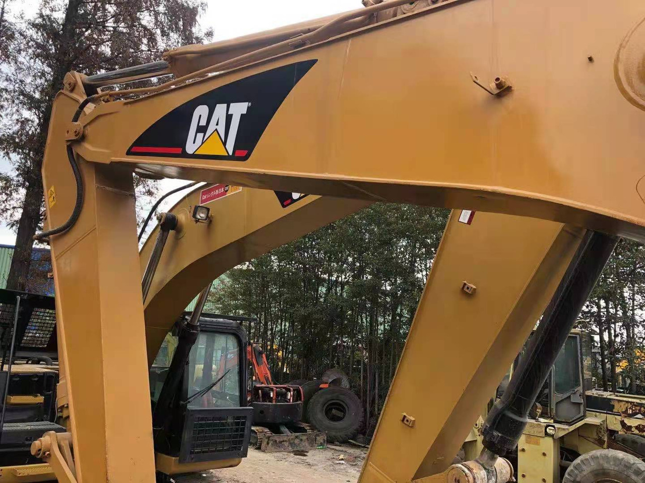 Kāpurķēžu ekskavators CATERPILLAR Used CAT  320b Excavator: foto 9