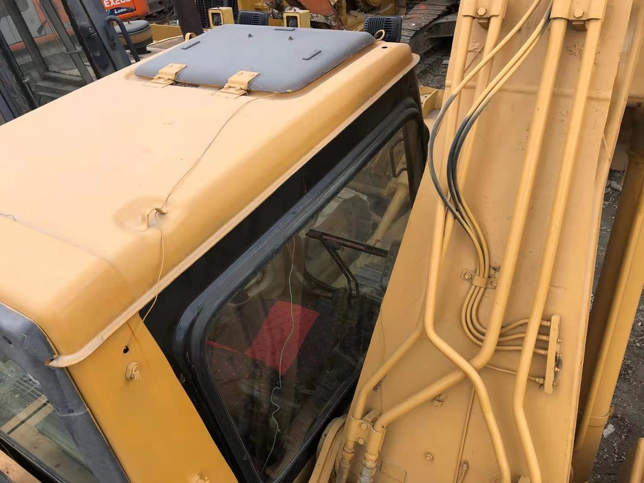 Kāpurķēžu ekskavators CATERPILLAR Used CAT  320b Excavator: foto 10