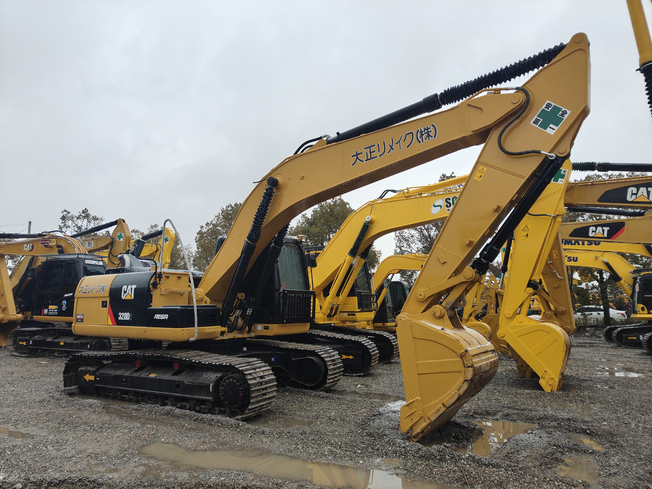 CATERPILLAR used 320D excavator - Kāpurķēžu ekskavators: foto 1 CATERPILLAR used 320D excavator - Kāpurķēžu ekskavators: foto 1