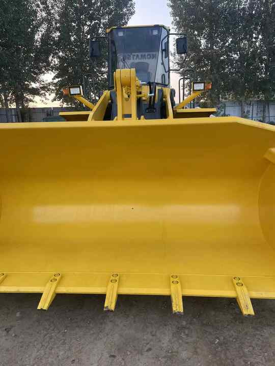 Certified Pre-Owned Komatsu WA380-3 | Heavy-Duty Loader for Mining/ Construction - Price Negotiable! - Riteņu iekrāvējs: foto 4 Certified Pre-Owned Komatsu WA380-3 | Heavy-Duty Loader for Mining/ Construction - Price Negotiable! - Riteņu iekrāvējs: foto 4