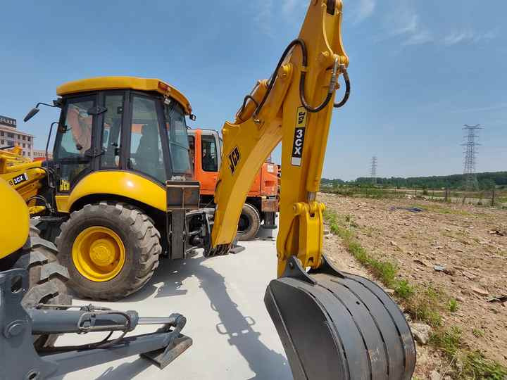 Cheap Price JCB 3CX Backhoe Loader in Excellent Condition for Sale JCB3CX JCB 4CX Available for Sale - Ekskavators-iekrāvējs: foto 2 Cheap Price JCB 3CX Backhoe Loader in Excellent Condition for Sale JCB3CX JCB 4CX Available for Sale - Ekskavators-iekrāvējs: foto 2