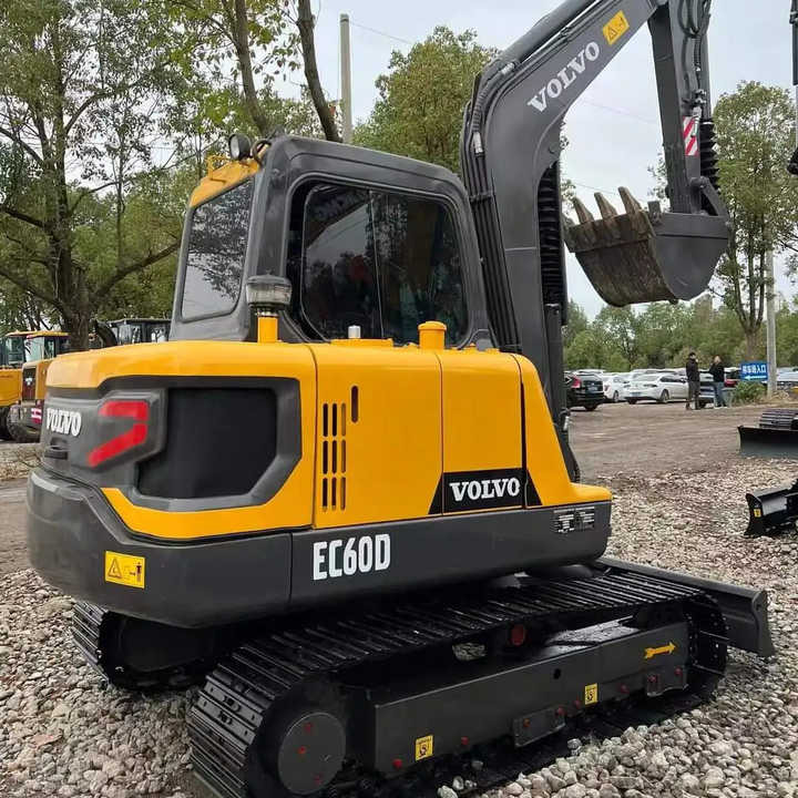 China Brand Used Volvo EC60D Mini Excavator 6ton Crawler Earth Digger Machine for Sale - Kāpurķēžu ekskavators: foto 1 China Brand Used Volvo EC60D Mini Excavator 6ton Crawler Earth Digger Machine for Sale - Kāpurķēžu ekskavators: foto 1