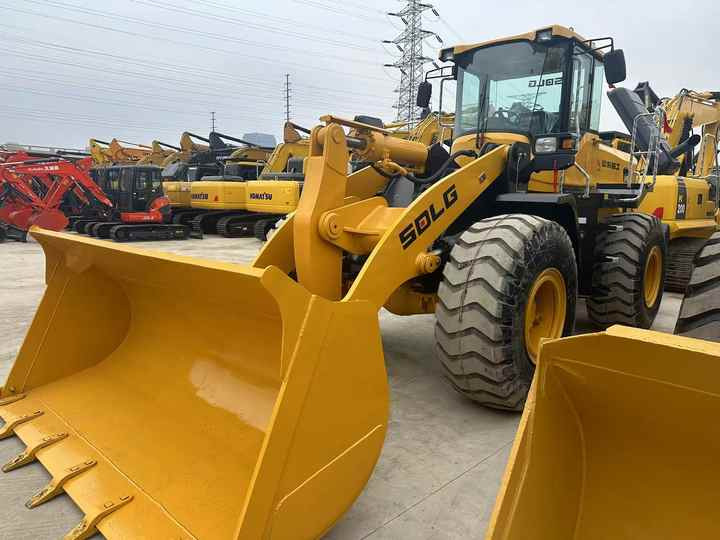 Excellent Used Wheel Loader SDLG 955F Loader 956L 936L Engineering Construction Machinery China Brand for Sale in Hefei City - Riteņu iekrāvējs: foto 4 Excellent Used Wheel Loader SDLG 955F Loader 956L 936L Engineering Construction Machinery China Brand for Sale in Hefei City - Riteņu iekrāvējs: foto 4
