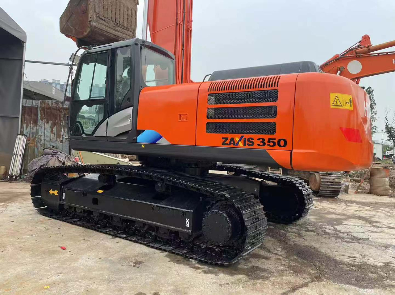 HITACHI 350-5g - Kāpurķēžu ekskavators: foto 1 HITACHI 350-5g - Kāpurķēžu ekskavators: foto 1