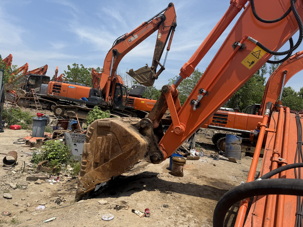 HITACHI Used 350-5g Excavator - Riteņu ekskavators: foto 4 HITACHI Used 350-5g Excavator - Riteņu ekskavators: foto 4