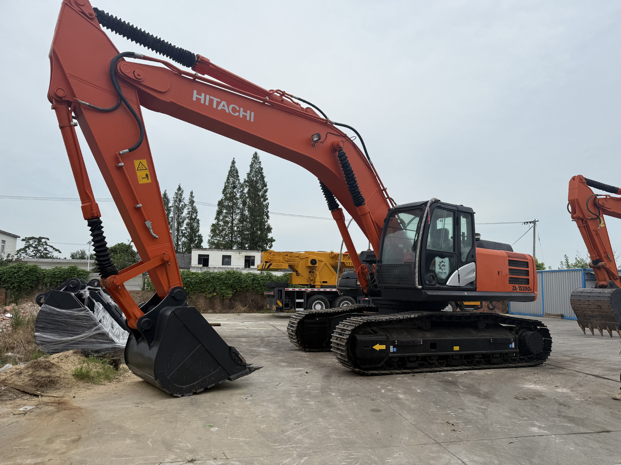 Hitachi Used Hitachi 350-5g Excavator - Kāpurķēžu ekskavators: foto 2 Hitachi Used Hitachi 350-5g Excavator - Kāpurķēžu ekskavators: foto 2