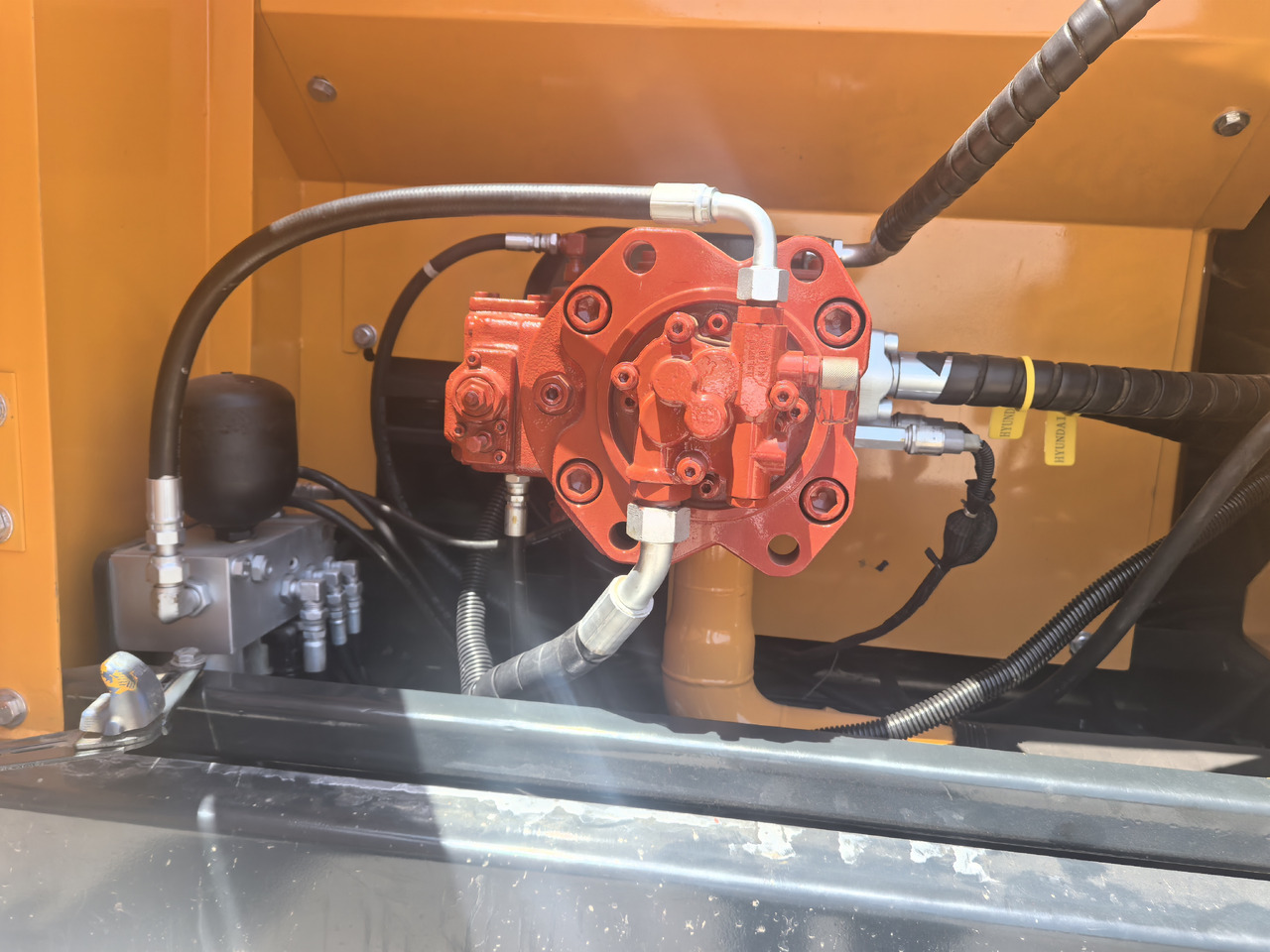 Kāpurķēžu ekskavators Hyundai 305-9t [ Copy ] [ Copy ] [ Copy ] [ Copy ] [ Copy ]: foto 13