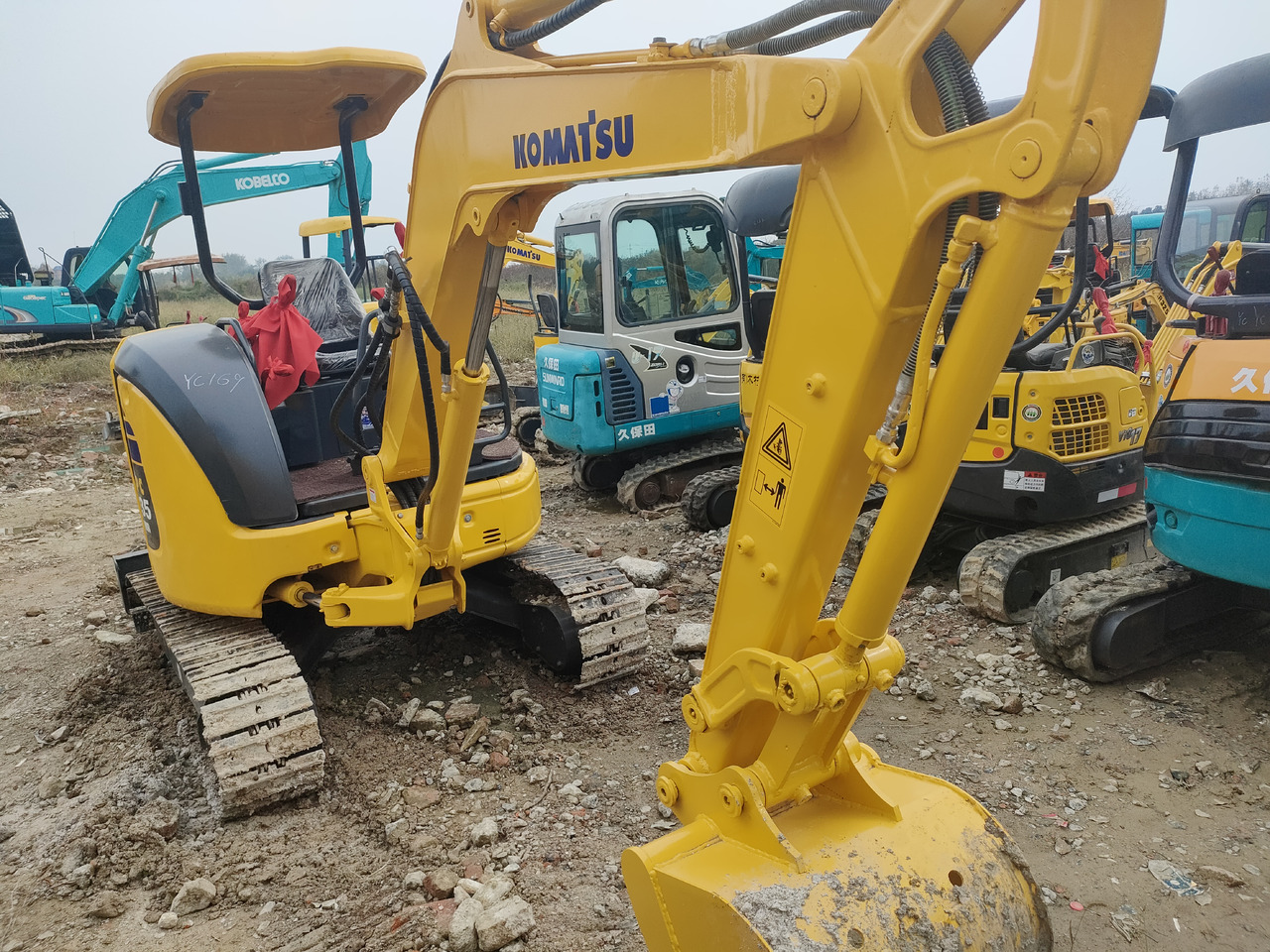 KOMATSU PC35 - Mini-ekskavators: foto 5 KOMATSU PC35 - Mini-ekskavators: foto 5